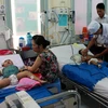 Trẻ được điều trị, chăm sóc tại Khoa nhi Bệnh viện đa khoa tỉnh Kiên Giang. (Ảnh: Trường Giang/TTXVN)