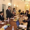 Đại sứ Đoàn Xuân Hưng phát biểu tại cuộc họp báo tại trụ sở Đại sứ quán ở Berlin. (Ảnh: Mạnh Hùng/Vietnam+)