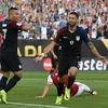 Tiền vệ Mỹ Clint Dempsey (số 8) lập công ghi bàn cho đội Mỹ trước đội Paraguay. (Nguồn: AFP/TTXVN)