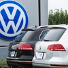Logo hãng Volkswagen tại cửa hàng ở Woodbridge, Mỹ. (Nguồn: AFP/TTXVN)