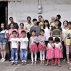 11 cặp sinh đôi của làng Qingyan. (Nguồn: Chinanews.com)