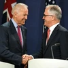 Thủ tướng Australia Malcolm Turnbull (phải) và Phó Tổng thống Mỹ Joe Biden trong cuộc họp báo sau cuộc gặp. (Nguồn: AFP/TTXVN)