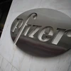 Logo của Hãng Pfizer tại trụ sở ở New York. (Nguồn: AFP/TTXVN)