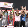 Đội Hà Nội T&T vui mừng với chức vô địch V-League 2016. (Ảnh: Quốc Khánh/TTXVN)