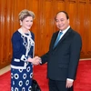 Thủ tướng Nguyễn Xuân Phúc tiếp Quốc vụ khanh Thụy Sĩ Marie Gabrielle Ineichen. (Ảnh: Thống Nhất/TTXVN)