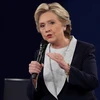 Bà Hillary Clinton trong cuộc tranh luận trực tiếp thứ hai với ông Donald Trump tại St. Louis, Missouri, Mỹ. (Nguồn: AFP/TTXVN)