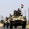 Xe tăng của quân đội Ai Cập tại thị trấn Rafah, miền Bắc Sinai. (Nguồn: AFP)