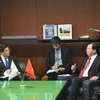 Phó Thủ tướng Trịnh Đình Dũng làm việc với Bộ trưởng Bộ Giao thông, Hạ tầng Đất đai và Du lịch (MLIT) Keiichi Ishii. (Ảnh: Cẩm Tuyến/Vietnam+)
