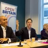 (Từ trái sang) Các nghị sỹ Chuka Umunna, Nick Clegg và Anna Soubry tại một sự kiện của Open Britain. (Nguồn: independent.co.uk)