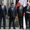 Ngoại trưởng Nga Sergei Lavrov, Ngoại trưởng Ukraine Pavlo Klimkin, Ngoại trưởng Pháp Jean-Marc Ayrault và Ngoại trưởng Đức Frank-Walter Steinmeier trước một cuộc họp Nhóm bộ tứ ở Berlin. (Nguồn: EPA/TTXVN)