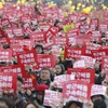 Biểu tình kêu gọi Tổng thống Park Geun-hye từ chức tại thủ đô Seoul. (Nguồn: AP/TTXVN)