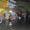TP.HCM khẩn trương khắc phục sự cố nước tràn bờ bao ngập nhà dân