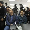 Samuel Morales (trái) và José Manuel Morales bị bắt giữ. (Nguồn: prensalibre.com)