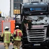 Chiếc xe tải mà nghi can Anis Amri đã sử dụng để tấn công chợ Giáng sinh tại Berlin. (Nguồn: AFP/TTXVN)