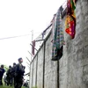 Binh sỹ Philippines truy tìm các tù nhân trốn trại tại thị trấn Kidapawan, trên đảo Mindanao. (Nguồn: AFP/TTXVN)