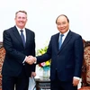 Thủ tướng Nguyễn Xuân Phúc tiếp Bộ trưởng Thương mại quốc tế Vương quốc Anh Liam Fox. (Ảnh: Thống Nhất/TTXVN)