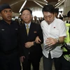 Đại sứ Triều Tiên Kang Chol tại sân bay quốc tế Kuala Lumpur trước khi rời Malaysia. (Nguồn: AP)
