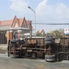Bình Phước: Lật xe tải chở sắn, 2 người đi xe máy thiệt mạng