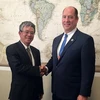 Đại sứ Phạm Quang Vinh và Hạ nghị sỹ Ted Yoho. (Ảnh: Cơ quan thường trú TTXVN tại Washington)
