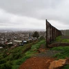 Bức tường biên giới Mỹ-Mexico. (Nguồn: EPA/TTXVN)