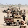 Lực lượng Chính phủ Yemen sau khi giành quyền kiểm soát phía Đông Nam thị trấn Mokha từ phiến quân Houthi. (Nguồn: AFP/TTXVN)