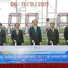 Chủ tịch nước Trần Đại Quang tham dự Lễ khởi động đồng hồ đếm ngược đến Tuần lễ Cấp cao, tại quảng trường trung tâm thành phố Đà Nẵng. (Ảnh: Nhan Sáng/TTXVN)