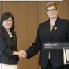 Bộ trưởng Quốc phòng Nhật Bản Tomomi Inada và người đồng cấp Australia Marise Payne trong cuộc gặp tại Tokyo tháng 8/2016. (Nguồn: Getty Images)
