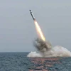 Một vụ phóng thử tên lửa từ tàu ngầm của Triều Tiên. (Nguồn: EPA/TTXVN)