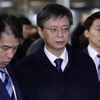 Cựu Thư ký cấp cao giai đoạn 2015-2016 dưới thời cựu Tổng thống bị phế truất Park Geun-hye, ông Woo Byung-woo (giữa). (Nguồn: koreaherald.com)