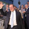 Lãnh đạo đảng Liên minh Dân chủ Cơ đốc giáo ở bang North Rhine-Westphalia, ông Armin Laschet (phía trước) vui mừng sau khi giành ưu thế trong cuộc bầu cử Nghị viện bang. (Nguồn: EPA/TTXVN)