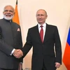 Tổng thống Nga Vladimir Putin gặp với Thủ tướng Ấn Độ Narendra Modi bên lề Diễn đàn Kinh tế quốc tế Saint Peterburg. (Nguồn: hindustantimes.com)