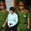 Bị cáo Huỳnh Thị Huyền Như bị đưa ra xét xử tại Tòa án Nhân dân Thành phố Hồ Chí Minh. (Ảnh: Thanh Vũ/TTXVN)