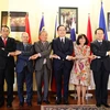 Đại sứ của sáu nước ASEAN tại Italy trong lễ bàn giao vị trí Chủ tịch ACR. (Ảnh: Quang Thanh/Vietnam+)