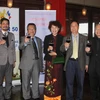 Đại sứ Vũ Văn Dũng và các Đại sứ ASEAN tại Nam Phi tham dự Tuần lễ Văn hóa, Du lịch và Ẩm thực Việt Nam. (Ảnh: Mạnh Hùng/Vietnam+)