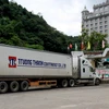 Xe hàng nông sản chuẩn bị qua cửa khẩu để xuất hàng sang Trung Quốc. (Ảnh: Thái Thuần/TTXVN)