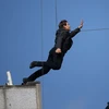 Tài tử Tom Cruise trong một cảnh quay mạo hiểm mà không sử dụng diễn viên đóng thế. (Nguồn: dailymail.co.uk)