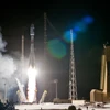 Tên lửa đẩy Soyuz mang theo vệ tinh Galileo 9 và 10 rời bệ phóng. (Nguồn: AFP/TTXVN)