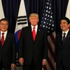Tổng thống Hàn Quốc Moon Jae-in, Tổng thống Mỹ Donald Trump và Thủ tướng Nhật Bản Shinzo Abe tại Hội nghị G20 tháng7/2017. (Nguồn: Reuters)