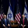 Tổng thống Mỹ Donald Trump gặp Thủ tướng Israel Benjamin Netanyahu bên lề Khóa họp 72 Đại Hội đồng Liên hợp quốc. (Nguồn: AFP/TTXVN)