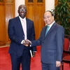 Thủ tướng Nguyễn Xuân Phúc tiếp ông Ousmane Dione, Giám đốc Quốc gia Ngân hàng Thế giới tại Việt Nam. (Ảnh: Thống Nhất/TTXVN)