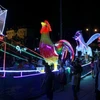 Các mô hình đèn lồng tham gia diễn diễu trong đêm hội thành Tuyên năm 2017. (Ảnh: Quang Cường/TTXVN)