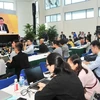 Phó Thủ tướng, Bộ trưởng Ngoại giao Phạm Bình Minh, Chủ tịch Ủy ban Quốc gia APEC 2017 trả lời câu hỏi của phóng viên, báo chí tại buổi họp báo. (Nguồn: TTXVN)