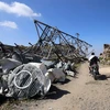 Một tháp phát sóng bị hư hại sau các đợt không kích do liên quân Arab tiến hành tại thành phố Taez, Yemen. (Nguồn: AFP/TTXVN)