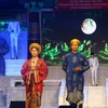 Tái hiện các trang phục áo dài của vua chúa tại Việt Nam ngày xưa. (Ảnh: Gia Thuận/TTXVN)