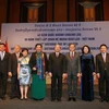 Đại sứ Lào tại Việt Nam Thongsavanh Phomvihane (thứ tư, bên phải), các lãnh đạo Đảng, Nhà nước và các đại biểu tại Lễ kỷ niệm. (Ảnh: An Đăng/TTXVN)