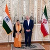 Ngoại trưởng Ấn Độ Sushma Swaraj và người đồng cấp Iran Mohammad Javad Zarif. (Nguồn: thehindu.com)