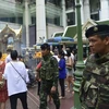 Cảnh sát Thái Lan tuần tra tại đền Erawan ở thủ đô Bangkok. (Nguồn: AFP/TTXVN)