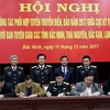 Đại diện lãnh đạo Cục Kỹ thuật Hải quân và Ban Tuyên giáo các tỉnh Bắc Ninh, Thái Nguyên, Bắc Kạn, Lạng Sơn ký kết kế hoạch phối hợp tuyên truyền biển, đảo năm 2018. (Ảnh: Thái Hùng/TTXVN)