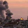 Khói bốc lên từ vị trí của người Hồi giáo Jihad gần thành phố Gaza sau khi máy bay của Israel ném bom vào ngày 30/11. (Nguồn: AFP)