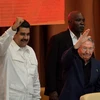 Chủ tịch Cuba Raul Castro (phải) và Tổng thống Venezuela Nicolas Maduro tại cuộc họp. (Nguồn: AFP/TTXVN)